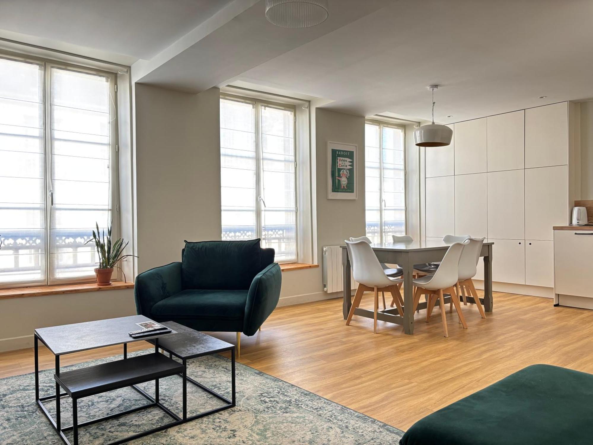 Bajocasse Apt Duplex Spacieux 3 Ch 2 Sdb Cosy Plein Centre Bayeux Decoration Elegante Proche Plages Du Debarquement Εξωτερικό φωτογραφία