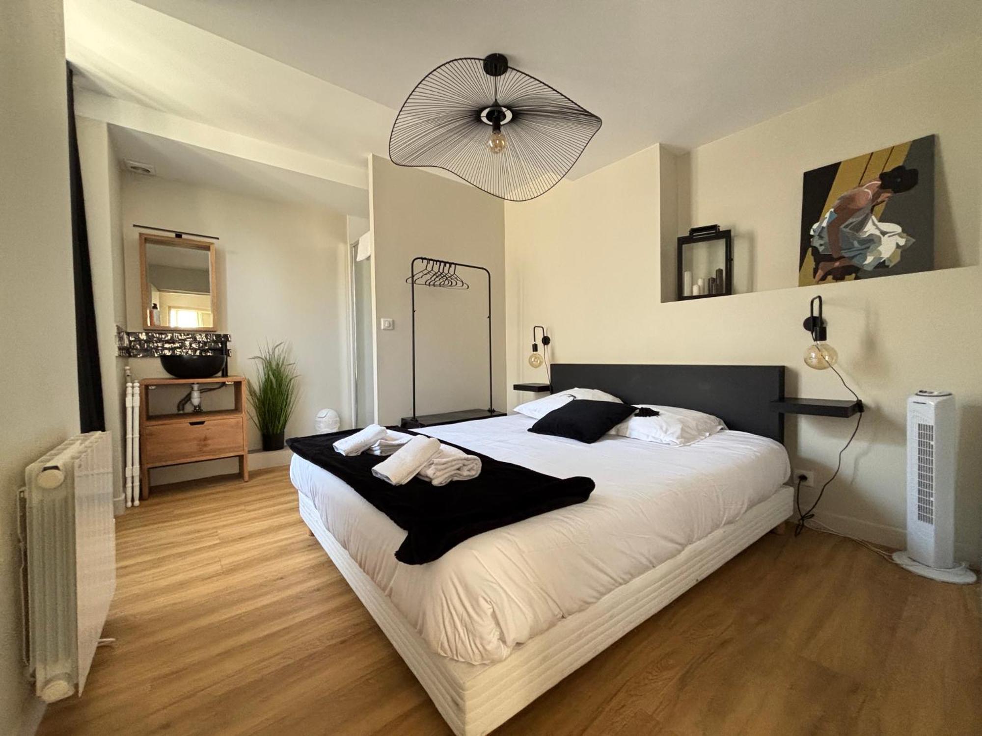 Bajocasse Apt Duplex Spacieux 3 Ch 2 Sdb Cosy Plein Centre Bayeux Decoration Elegante Proche Plages Du Debarquement Εξωτερικό φωτογραφία